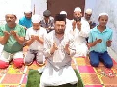 Hardoi News: हरदोई में सूखे के हालात, किसान परेशान, मुस्लिम समुदाय के लोगों ने अब उठाया ये कदम