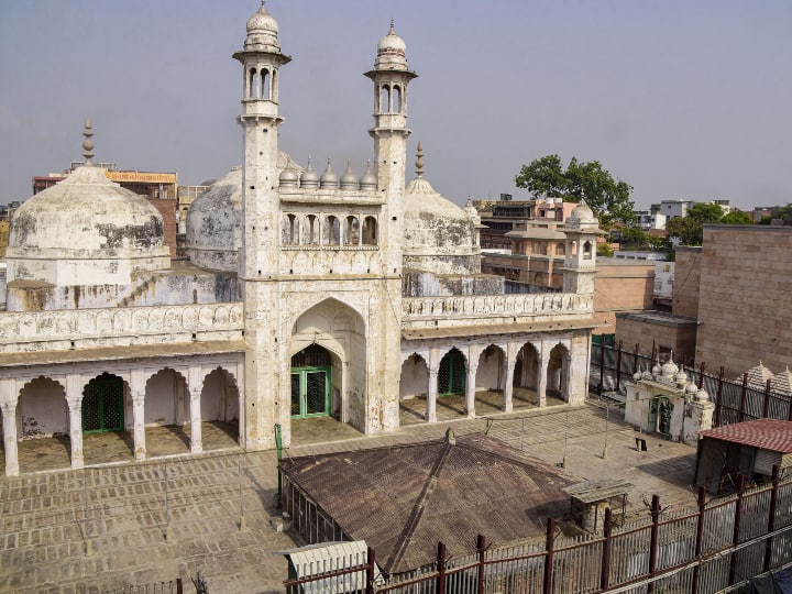 Varanasi the hearing in Gyanvapi Shringar Gauri temple complex case will continue on Tuesday as well Gyanvapi Masjid Case: ज्ञानवापी मस्जिद मामले में कल भी जारी रहेगी सुनवाई, जानें- आज क्या हुआ?