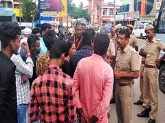 அரசு உத்தரவை மீறி பள்ளிகளுக்கு விடுமுறை - சீர்காழியில் தனியார் பள்ளிகளுக்கு எதிராக போராட்டம்‌