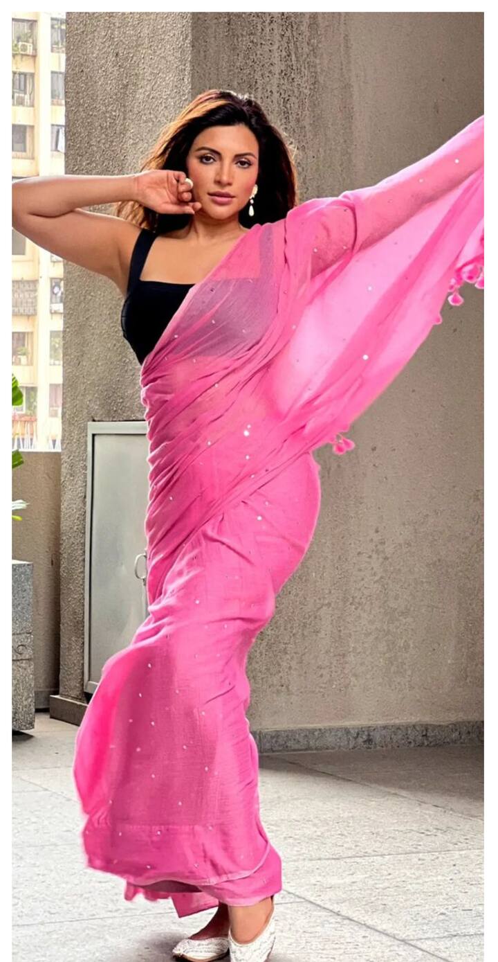 शमा सिकंदर की एक झलक पाने के लिए फैंस काफी बेताब रहते हैं. वहीं शमा भी अपने फैंस को एंटरटेन करने का कोई मौका हाथ से नहीं जाने देती हैं.