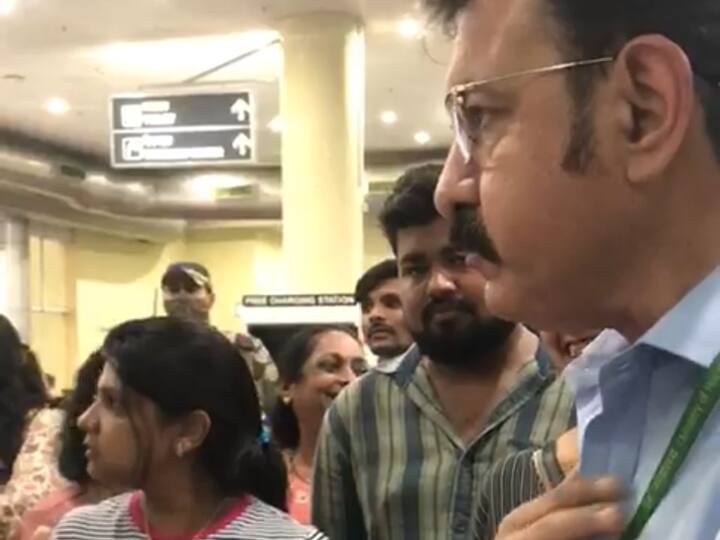 Udaipur News After getting spoiled food and water passengers created ruckus at Udaipur airport ann Udaipur Airport: पहले फ्लाइट लेट, फिर दिया खराब खाना, उदयपुर एयरपोर्ट पर यात्रियों ने किया हंगामा