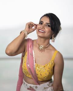 Taarak Mehta फेम Priya Ahuja ट्रेडिशनल आउटफिट में लगती हैं कमाल, दिलकश अदाएं देख फैंस का हो जाता है बुरा हाल