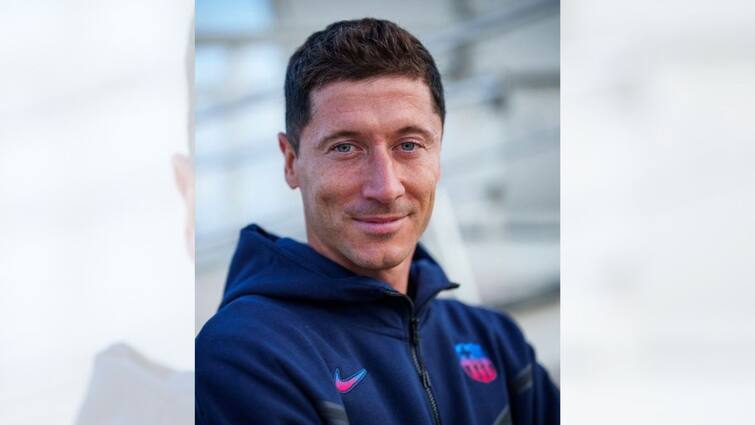 Robert Lewandowski finally spotted in a FC Barcelona kit joins Miami tour Robert Lewandowski: জল্পনার অবসান, অবশেষে বার্সা শিবিরে যোগ দিলেন লেওয়ানডস্কি