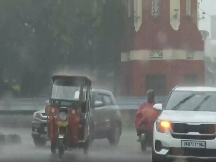 Uttarakhand Weather Update CM Pushkar Singh Dhami on Red Alert for Heavy Rain in Dehradun Tehri Pauri Nainital Champawat Udham Singh Nagar and Haridwar Uttarakhand Weather Update: उत्तराखंड में अगले 3 दिनों तक भारी बारिश को लेकर रेड अलर्ट जारी, सीएम ने डीएम को सतर्क रहने को कहा