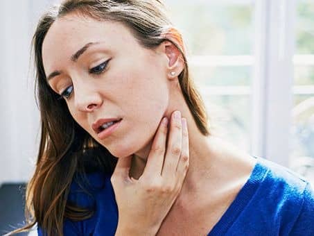 What are the symptoms of thyroid problems Thyroid Symptoms :  શરીરમાં દેખાઇ જો આ  લક્ષણો તો  સાવધાન, સૌ પ્રથમ કરાવો બ્લડ ટેસ્ટ