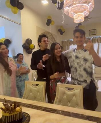 जन्नत जुबैर (Jannat Zubair) 'खतरों के खिलाड़ी' सीजन 12 से बाहर हो गई हैं. 50 दिन शो में संघर्ष करने के बाद उन्होंने घर वापसी कर ली है.