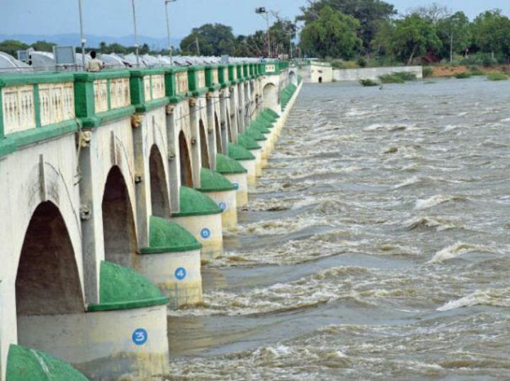 திருச்சி: முக்கொம்பு கொள்ளிடத்தில் நீர்வரத்து அதிகரிப்பதால் வெள்ள அபாய எச்சரிக்கை