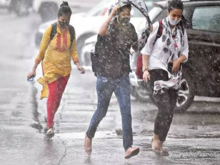 Delhi-NCR Weekly Weather Forecast 18 July 2022 IMD Alert for Rain in this week in Delhi Noida Gurugram News Delhi-NCR Weekly Weather Forecast: दिल्ली-एनसीआर में इस हफ्ते बूंदा-बांदी से लेकर तेज बारिश के आसार, जानें- आज के मौसम का पूरा हाल