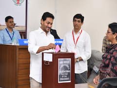 Presidential Elections: రాష్ట్రపతి ఎన్నికల్లో ఓటు వేసిన సీఎం జగన్, తెలంగాణలోనూ అసెంబ్లీకి నేతల క్యూ