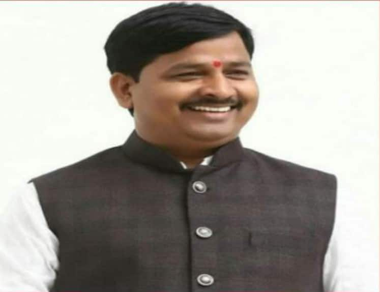 Pune district president Ramesh Konde will join the Shinde group Pune Shivsena Ramesh Konde: पुणे जिल्हाध्यक्ष रमेश कोंडे शिंदे गटात सामील होणार; पुण्यात शिवसेना खिळखिळी