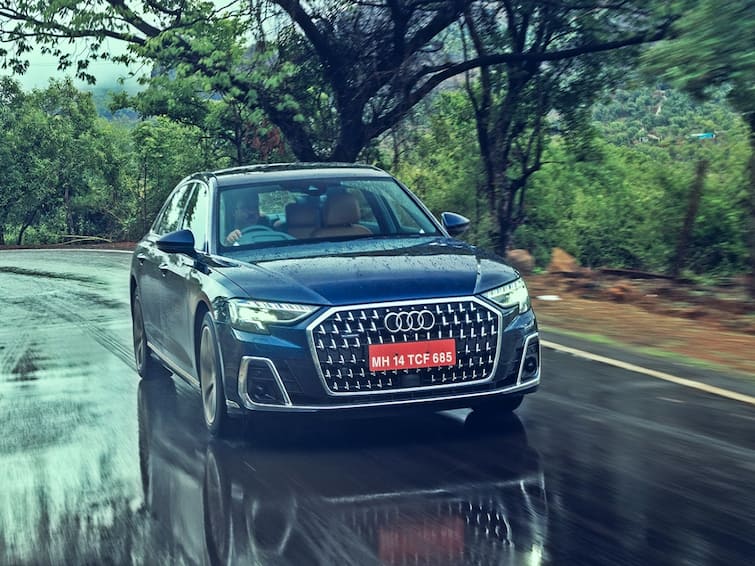 Audi A8 L first look review features engine and more details insight marathi news Audi A8 L : 3.0l टर्बो पेट्रोल इंजिन आणि दमदार फिचर्स देणाऱ्या Audi A8 L चा वाचा संपूर्ण रिव्ह्यू