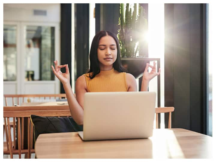 10 Yoga Asanas That Can Be Easily Done At Your Desk 10 Yoga Asanas That Can Be Easily Done At Your Desk