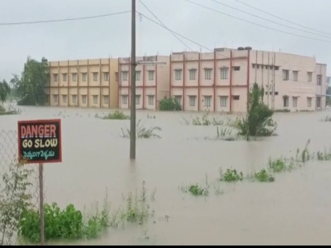 Nizamabad News : వానొచ్చెనంటే వరదొస్తది, ఆ కాలేజీ బంద్ అయితది! Nizamabad nandipet polytechnic college flood effect students suffering year dnn Nizamabad News : వానొచ్చెనంటే వరదొస్తది, ఆ కాలేజీ బంద్ అయితది!