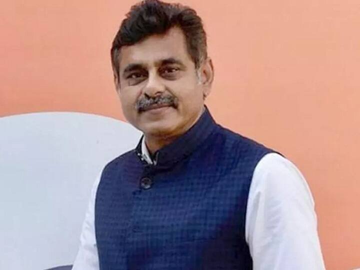 Konda vishweshwar reddy counters cm kcr's cloud bursting comments Konda Counters KCR: గజ్వేల్‌లో సీక్రెట్ ఎయిర్ బేస్ ఉందేమో? సీఎం క్లౌడ్ బరస్ట్ కామెంట్స్‌పై కొండా లాజికల్ కౌంటర్