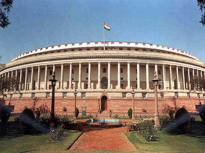 Both Houses adjourned for the day on the first day of the parliamentary session எதிர்க்கட்சி உறுப்பினர்கள் செய்த அமளி... முதல் நாளிலேயே முடங்கியது நாடாளுமன்றம்...!