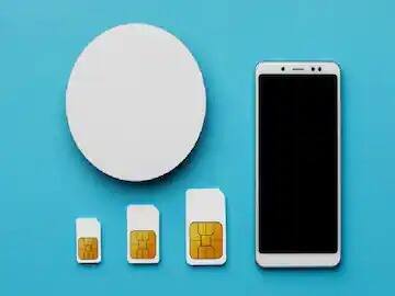 একসময় ভোডাফোনের নাম ছিল হাচ। পরে নাম বদলে সংস্থা নাম হয় ভোডাফোন। হালফিলে এই কোম্পানির সঙ্গে জুড়ে গিয়েছে আইডিয়া সংস্থা। একসময় আলাদা করেই ভারতে চালু হয়েছিল আইডিয়ার হলুদ রঙের সিম। রিচার্জও হতো বেশ সস্তায়।