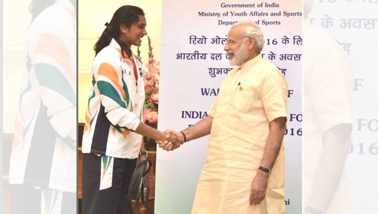 'Yet Again Demonstrated Her Exceptional Talent': PM Narendra Modi Lauds PV Sindhu on Winning Maiden Singapore Open Title P V Sindhu: ''ওঁ ব্যতিক্রম, আবার প্রমাণ করল'', সিন্ধুর সাফল্যে কী বার্তা দিলেন মোদি?