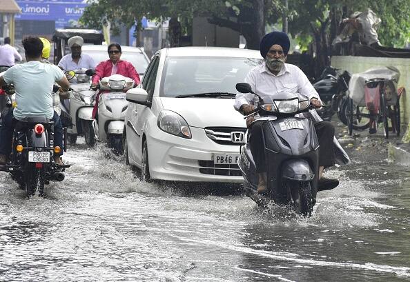 Monsoon merciful in Punjab, 72.7mm rain in Mohali, heavy rain in Punjab on Tuesday too, weather department issued alert Monsoon: ਪੰਜਾਬ 'ਚ ਮੌਨਸੂਨ ਮਿਹਰਬਾਨ, ਮੁਹਾਲੀ 'ਚ 72.7mm ਬਾਰਸ਼, ਮੰਗਲਵਾਰ ਵੀ ਪੰਜਾਬ 'ਚ ਭਰੀ ਮੀਂਹ, ਮੌਸਮ ਵਿਭਾਗ ਵੱਲੋਂ ਅਲਰਟ ਜਾਰੀ