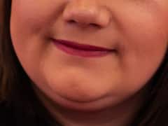 Double Chin: డబుల్ చిన్ మీ అందాన్ని పోగొడుతుందా? ఈ వ్యాయామాలు చేసి చూడండి