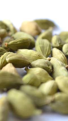 Health Tips : हिरवी वेलची पुरुषांसाठी आरोग्यदायी; जाणून घ्या याचे फायदे