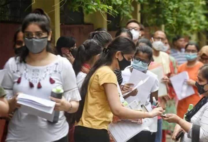நீட் ரத்து செய்யக்கோரி மதுரையில் மாணவர்கள், கலைஞர்கள் மாபெரும் போராட்டம்!