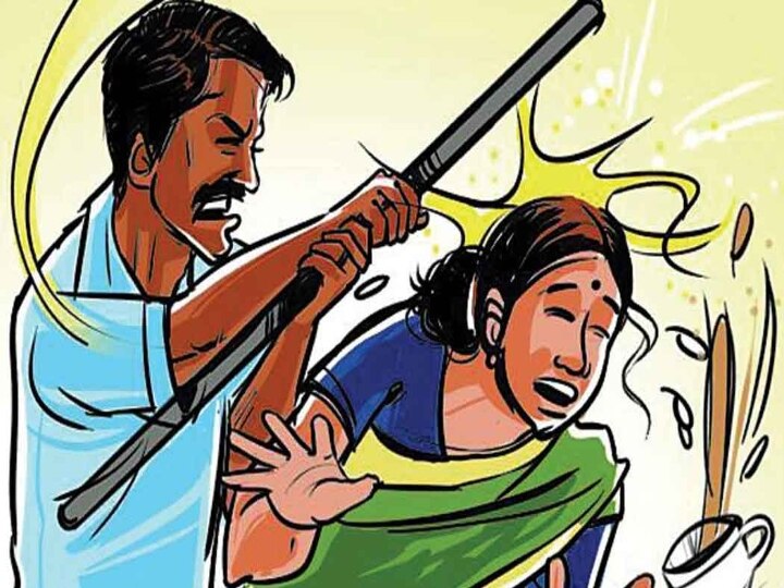 Crime : கருமுட்டையை விற்பனை செய்ய மறுத்த தோழி...! ரவுடி கணவருடன் சேர்ந்து கொடூரமாக தாக்கிய பெண்..!