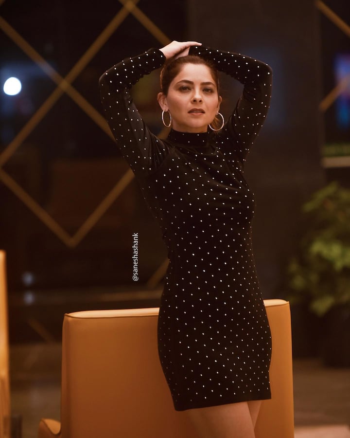 मराठी चित्रपटसृष्टीतमधील प्रसिद्ध अभिनेत्री सोनाली कुलकर्णीचा (Sonalee Kulkarni) तमाशा लाईव्ह (Tamasha Live) हा चित्रपट रिलीज झाला आहे. (फोटो सौजन्य: sonalee18588/इन्टाग्राम)