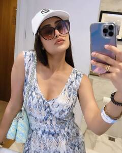 Dhanashree Verma: ચહલની પત્ની ધનશ્રીએ બાથરુમ સેલ્ફી શેર કરી, જોસ બટલર સાથે પણ ફોટો ક્લિક કર્યા