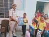 Rajasthan Cop: எழுத்தறிவித்தவன் இறைவன்... இந்த போலீஸ்காரரும் தான்!