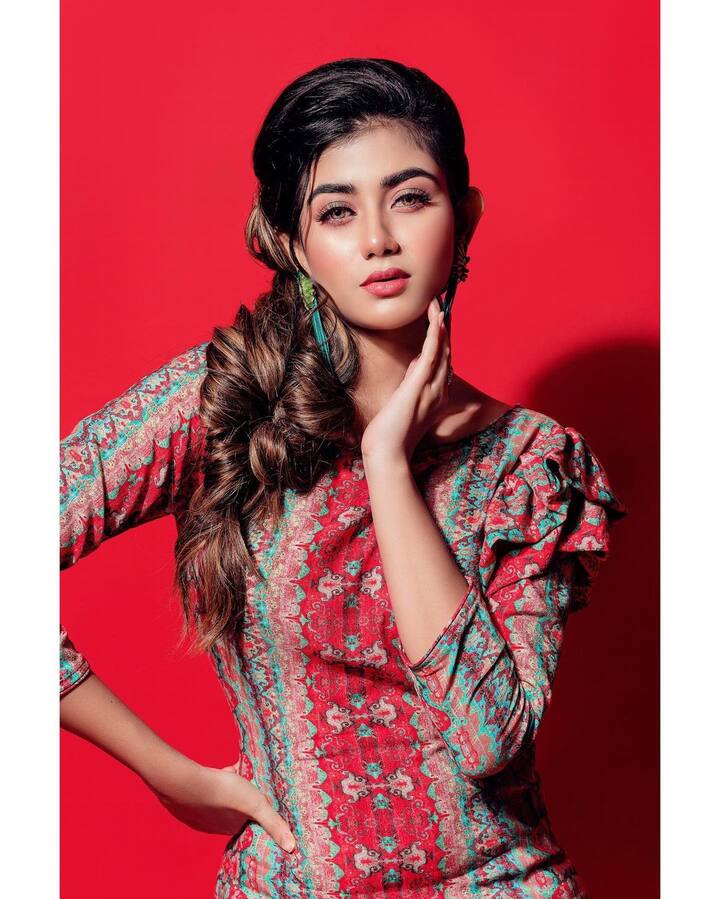 मीका सिंह उन्हें 'छोटा बच्चा' कहकर बुलाते हैं, मीका को प्रांतिका का मासूम अंदाज और शरारतें पसंद आती हैं. हालाकि शो में प्रांतिका बाकी लड़कियों की गले की हड्डी बन गई हैं.