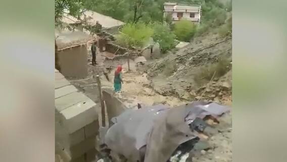 Himachal के किन्नौर में बादल फटने से भारी तबाही, मलबे में दबीं कई गाड़ियां और मकान