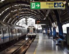 Faridabad: मेट्रो स्टेशन पर बम की धमकी भरा खत छोड़ने वाला गिरफ्तार, पत्नी के प्रेमी को फंसाने के लिए उठाया कदम