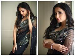 Srinidhi Shetty: చీరలో 'కేజీఎఫ్' బ్యూటీ అందాలు