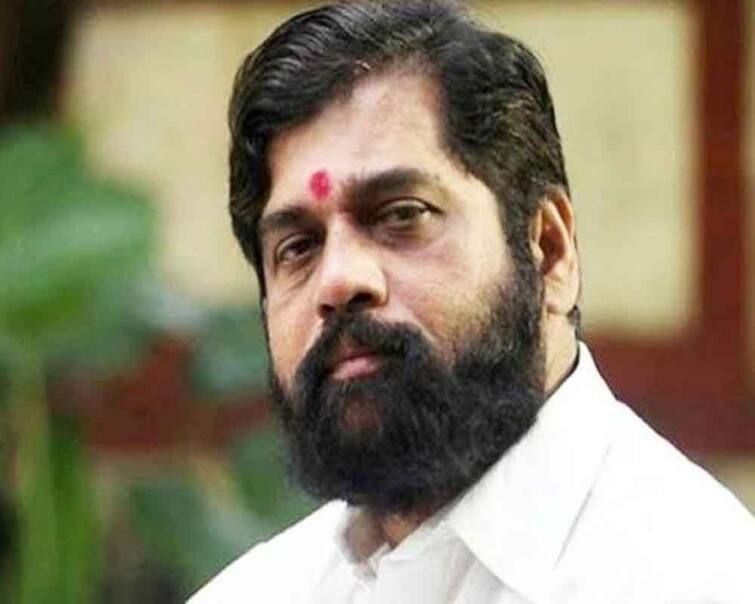 shiv sena MPs planning to form new group to support yekhnath shinde in lokshaba எம்எல்ஏக்களை அடுத்து ஷிண்டே அணிக்குத் தாவும் சிவசேனா எம்பிக்கள்.. எச்சரிக்கும் ராவத்..