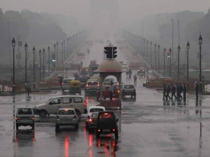 Heavy Rains Thunderstorms Next 2 Hours in Delhi Many Areas IMD Alerts Weather Updates Delhi Rain Alerts: दिल्ली में अगले 2 घंटों में भारी बारिश और तूफान की संभावना, IMD ने जारी किया अलर्ट
