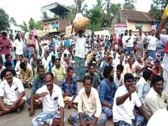 தடையின்றி பருத்தி கொள்முதல் - மயிலாடுதுறையில் விவசாயிகள் தீடீர் சாலைமறியல்