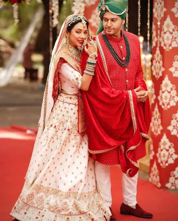 ਦੂਜੇ ਪਾਸੇ ਅਨੁਜ ਦੀ ਭਰਜਾਈ ਅਤੇ ਭਰਾ ਉਸ ਦੇ ਕਾਰੋਬਾਰ ਨੂੰ ਹਥਿਆਉਣ ਲਈ ਪਿੱਛੇ ਨਜ਼ਰ ਆ ਰਹੇ ਹਨ।