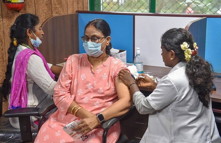 Coronavirus Cases Today 19 July India 15528 New COVID-19 Cases Records Last 24 Hours Covid Update: India Records Over 15K Fresh Infections, Positivity Rate Over 3 Per Cent