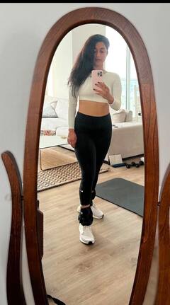 Meera jasmine : மிரர் செல்ஃபி எடுத்த சண்ட கோழி நாயகி மீரா.!