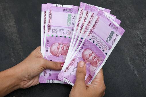 इसके अलावा खाने में इस्तेमाल होने वाले मछली, दही, पनीर, लस्सी, शहद, सूखा मखाना, सूखा सोयाबीन, मटर जैसे उत्पाद, गेहूं और अन्य अनाज तथा मुरमुरे पर अब पांच फीसदी जीएसटी लगेगा.