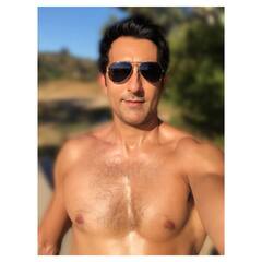 Rahul Khanna ने बिना कपड़ों के शेयर की ऐसी तस्वीर, मलाइका अरोड़ा बोलीं 'Niceeeee...'