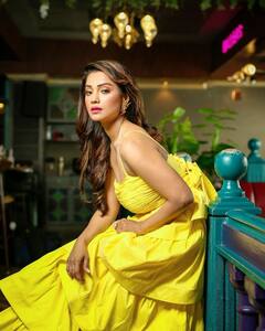 येलो गाउन में Adaa Khan लगीं सिंड्रेला से भी ज्यादा खूबसूरत, दिलकश अंदाज से लूट ली महफिल