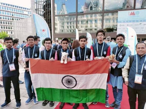 IMO 2022: इंटरनॅशनल मॅथेमेटिक ऑलिम्पियाड भारतानं सुवर्णपदकासह 6 पदकं जिंकली! IMO 2022: इंटरनॅशनल मॅथेमेटिक ऑलिम्पियाड भारतानं सुवर्णपदकासह 6 पदकं जिंकली!