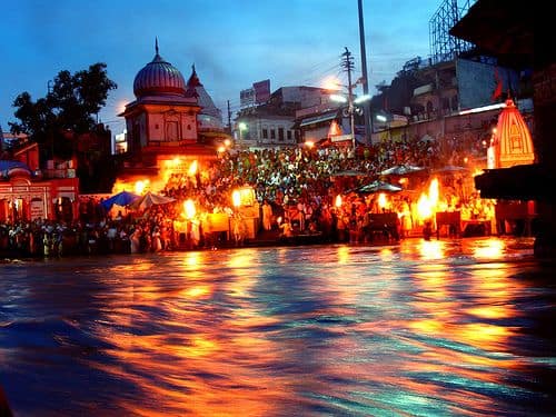 Varanasi, Rishikesh, Haridwar, Prayagraj, Kolkata Ganga Aarti is very  famous 