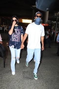 Katrina Kaif Spotted: अपनी गैंग संग मालदीव से जन्मदिन मनाकर लौटीं कटरीना कैफ, एयरपोर्ट पर विकी कौशल का हाथ थामे आईं नज़र