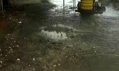 Vadodara: મોડી રાત્રે ખાબક્યો ત્રણ ઈંચ વરસાદ, જુઓ ગટરના પાણીના કેવા છે હાલ; કામગીરી પર ઉઠ્યા સવાલ