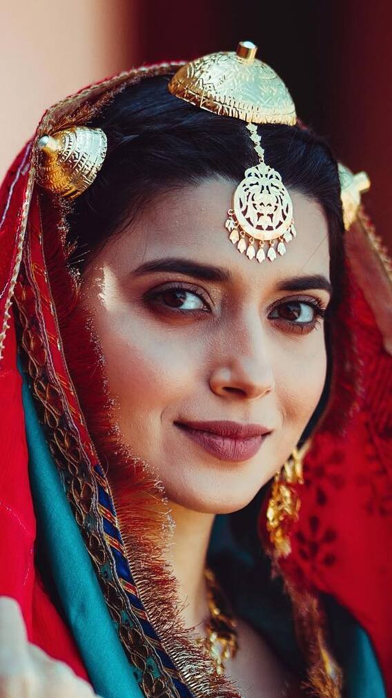 ਨਿਮਰਤ ਖਹਿਰਾ ਦੇ ਪੰਜਾਬੀ ਲੁੱਕ  'ਤੇ ਫਿਦਾ ਹੋਏ ਫੈਨਜ਼