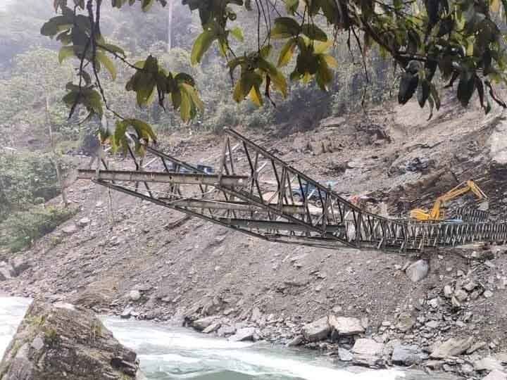 China border in Arunachal Pradesh 1 worker killed 18 missing while building road Arunachal Pradesh: चीन बॉर्डर के पास काम कर रहे 1 मजूदर की मौत, 18 लापता, ईद पर छुट्टी नहीं मिलने से पैदल ही असम के लिए चले थे