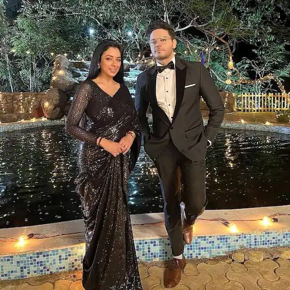 ਹੁਣ ਅਨੁਜ ਅਤੇ ਅਨੁਪਮਾ ਨੇ ਵੀ ਸ਼ੋਅ 'ਚ ਵਿਆਹ ਕਰਵਾ ਲਿਆ ਹੈ। ਪ੍ਰਸ਼ੰਸਕ ਉਨ੍ਹਾਂ ਨੂੰ ਪਤੀ-ਪਤਨੀ ਦੇ ਰੂਪ 'ਚ ਦੇਖਣਾ ਕਾਫੀ ਪਸੰਦ ਕਰ ਰਹੇ ਹਨ।