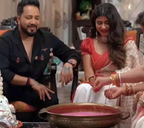 स्वयंवर में प्रतिका ने मीका को अच्छी तरह इंप्रेस कर लिया है. वह हर टास्क और रस्म में जीतने की कोशिश करती हैं.